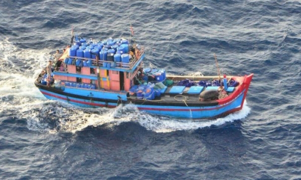 Ngăn chặn khai thác hải sản trái phép ở vùng biển nước ngoài